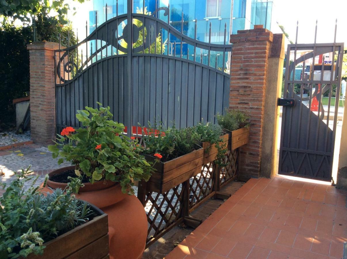 Bed And Breakfast Queen Pisa Exterior photo